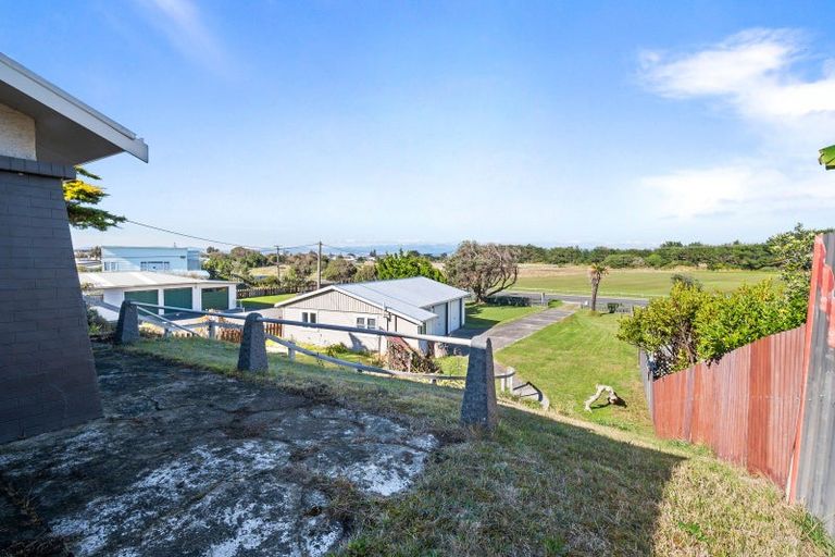 Photo of property in 27 Bond Street, Foxton Beach, Foxton, 4815