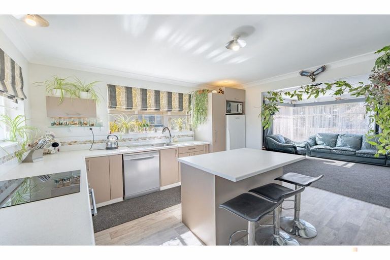 Photo of property in 1 Regent Street, Waimate, 7924