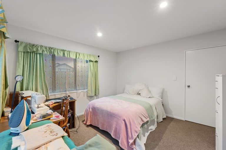 Photo of property in 31 Tuuhura Road, Pukekohe, 2120