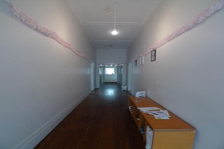 Photo of property in 95 Roxburgh Street, Mount Victoria, Wellington, 6011