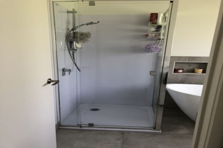 Photo of property in 47 Burrow Road, Pukekohe, 2120