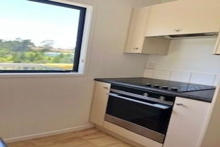 Photo of property in 7a Erica Road, Sunnynook, Auckland, 0620