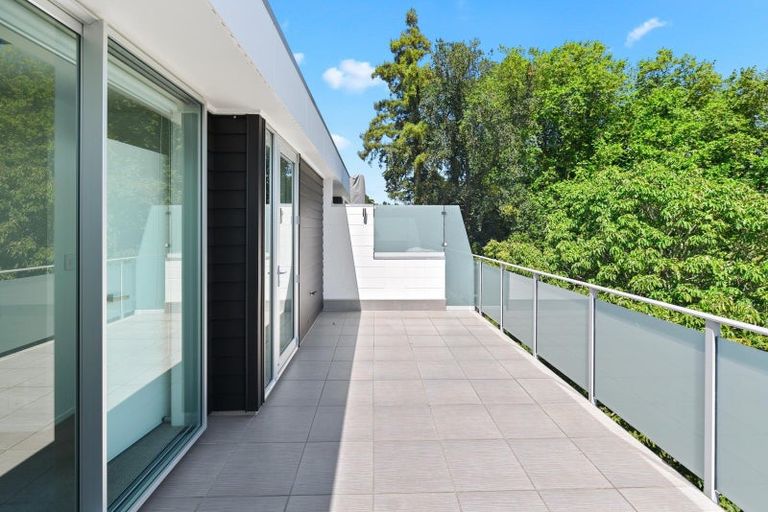 Photo of property in 2/1 Riro Street, Hamilton East, Hamilton, 3216