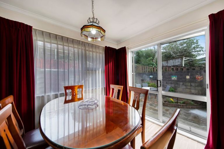 Photo of property in 32 Beaumont Crescent, Frankleigh Park, New Plymouth, 4310