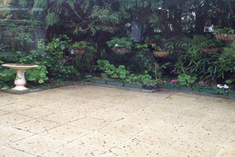 Photo of property in 2/37 Craig Road, Milford, Auckland, 0620