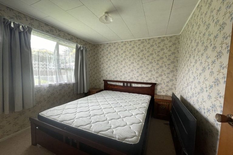 Photo of property in 8 Pahi Place, West Harbour, Auckland, 0618