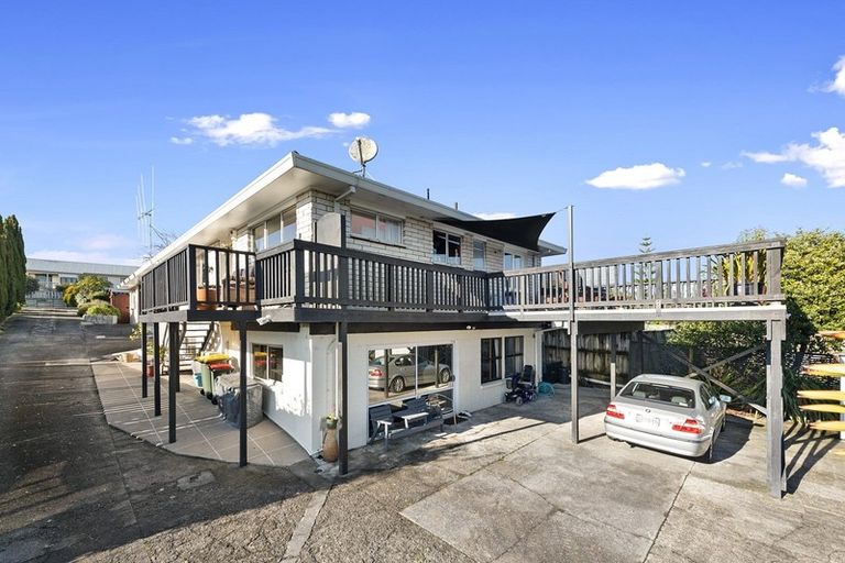 Photo of property in 16b Pohutukawa Drive, Pukete, Hamilton, 3200