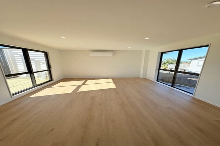 Photo of property in 27b Te Atatu Road, Te Atatu South, Auckland, 0610