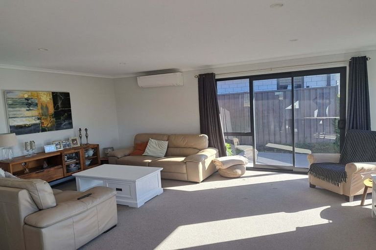 Photo of property in 28 Raynor Crescent, Pyes Pa, Tauranga, 3112