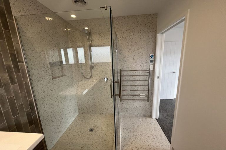 Photo of property in 14 Viv Green Place, Pokeno, 2402