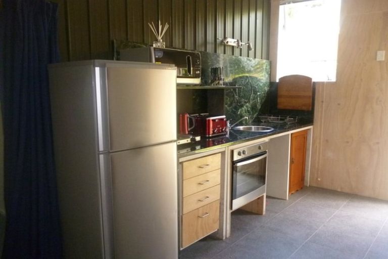 Photo of property in 787 Scenic Drive, Henderson Valley, Auckland, 0612