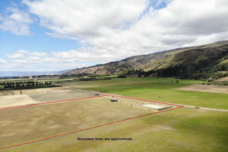 Photo of property in 100 Gladsmuir Road, Queensberry, Cromwell, 9383