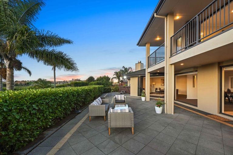 Photo of property in 2 Stonebridge Road, Temple View, Hamilton, 3289