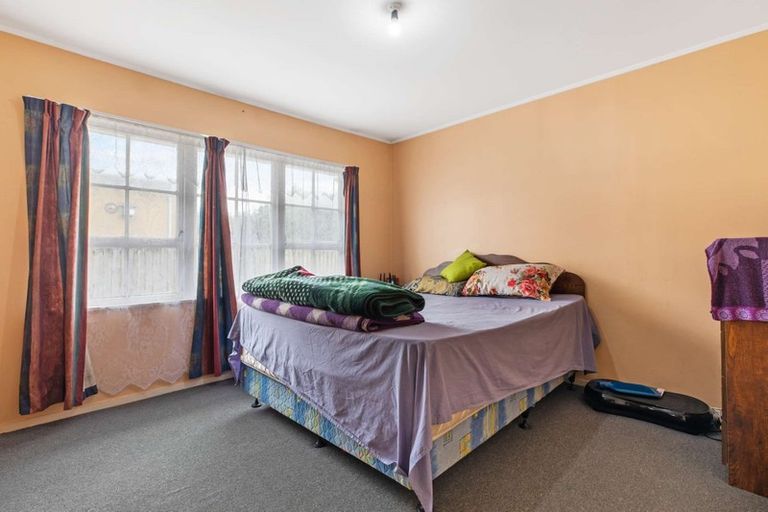 Photo of property in 422 Roscommon Road, Clendon Park, Auckland, 2103
