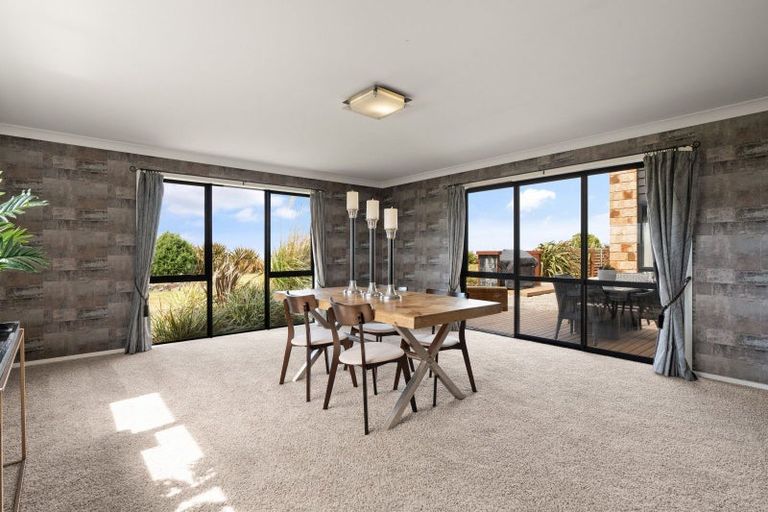 Photo of property in 25 Tunnel Beach Road, Blackhead, Dunedin, 9076