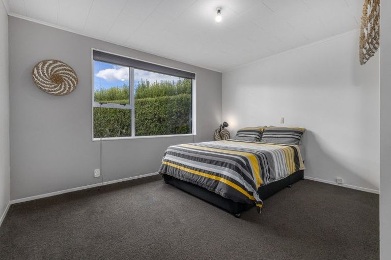 Photo of property in 9 Ayr Place, Papakowhai, Porirua, 5024