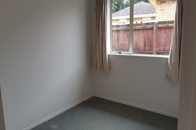 Photo of property in 8 Marblewood Grove, Pukekohe, 2120