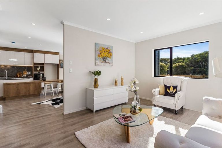 Photo of property in 1 Pae Lane, Flat Bush, Auckland, 2019