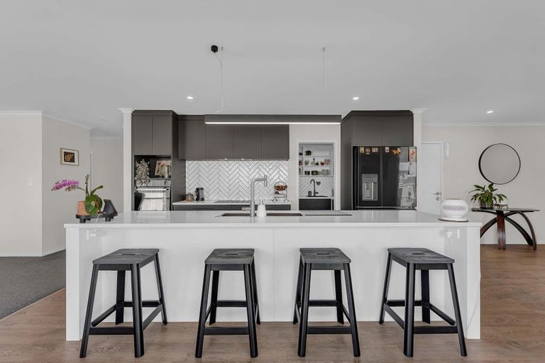 Photo of property in 9 Mutetai Road, Clarks Beach, 2122