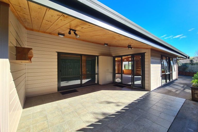 Photo of property in 16 Allman Drive, Coromandel, 3506