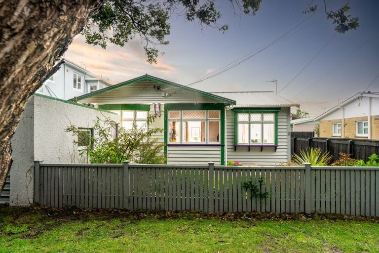 Photo of property in 75 Miramar Avenue, Miramar, Wellington, 6022