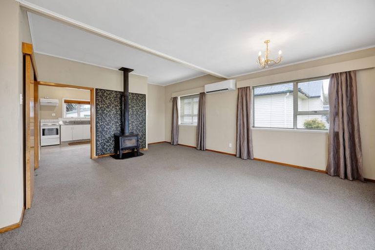 Photo of property in 11 Grant Vc Street, Hawera, 4610