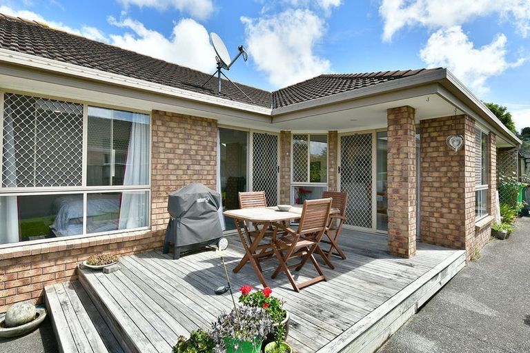 Photo of property in 31 Cabeleigh Drive, Helensville, 0800