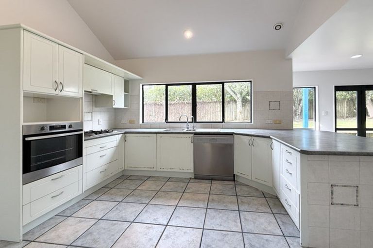 Photo of property in 6 Lucas Way, Albany, Auckland, 0632