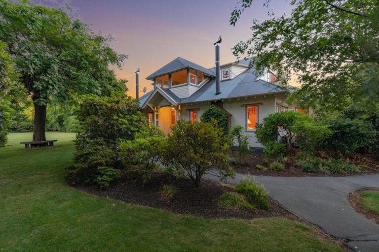 Photo of property in 186 Fendalton Road, Fendalton, Christchurch, 8052
