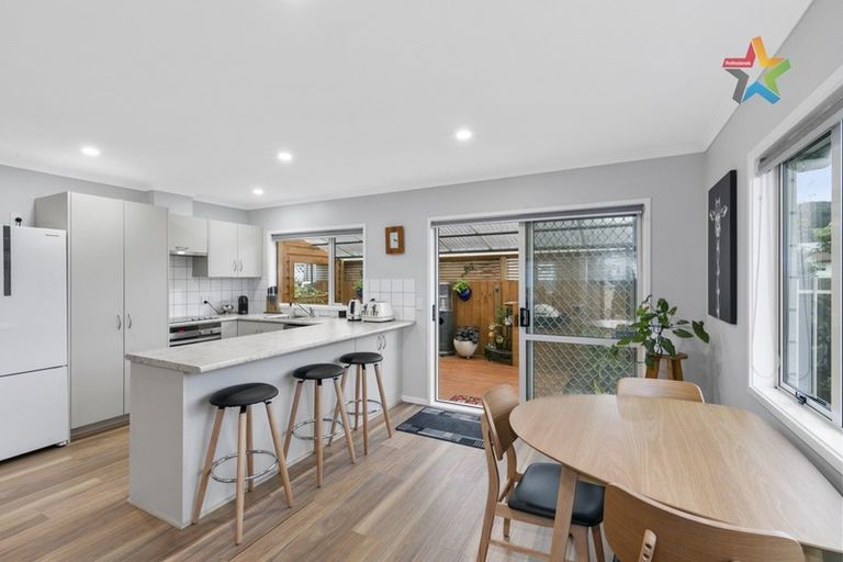 Photo of property in 13 Woodland Mews, Wainuiomata, Lower Hutt, 5014