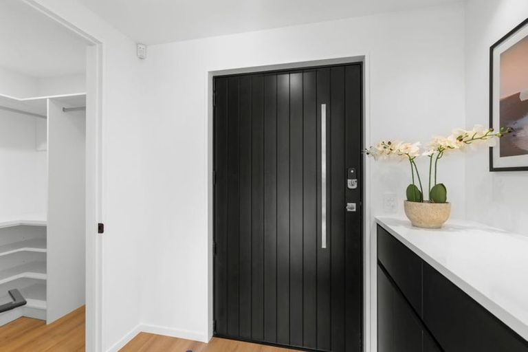 Photo of property in 2 Ferbane Way, Halswell, Christchurch, 8025