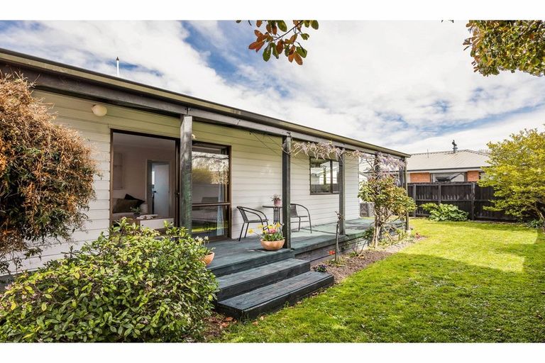 Photo of property in 1/53 Arcon Drive, Broomfield, Christchurch, 8042