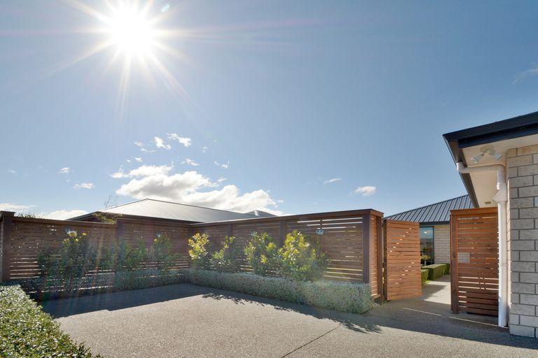 Photo of property in 8 Didham Drive, Mosgiel, 9024