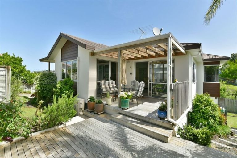 Photo of property in 40b Donald Street, Stanmore Bay, Whangaparaoa, 0932