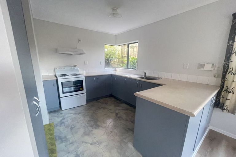 Photo of property in 63a Harmel Road, Glendene, Auckland, 0602