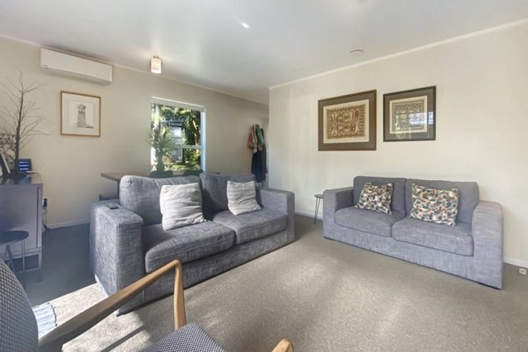 Photo of property in 2/24 Amberley Avenue, Te Atatu South, Auckland, 0610