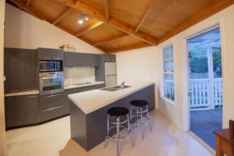 Photo of property in 2 Kaiwaka Road, Onerahi, Whangarei, 0110