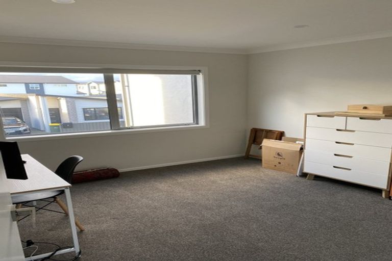 Photo of property in 4 Tieke Lane, Kenepuru, Porirua, 5022