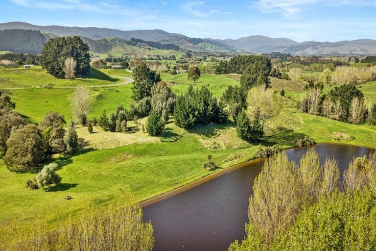 Photo of property in 253 Taylors Road, Otaki, 5583