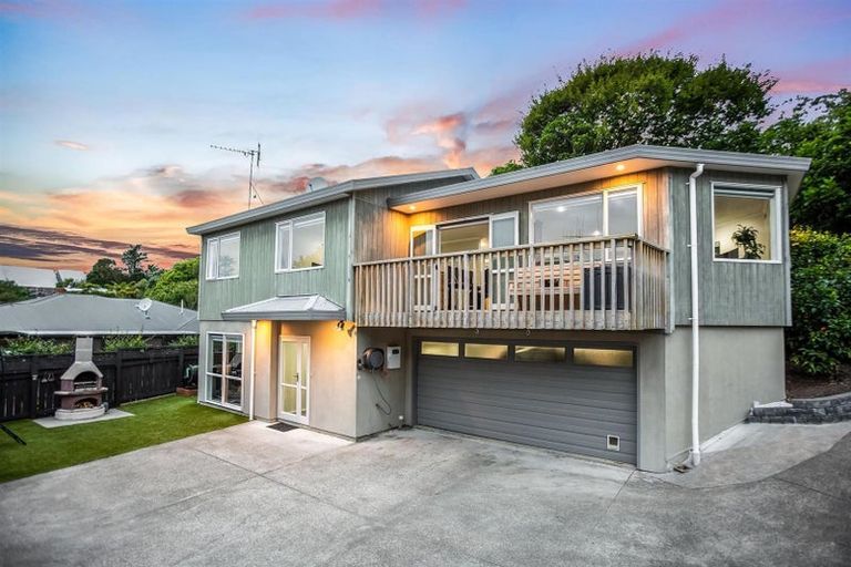 Photo of property in 13b Peterhouse Street, Tawa, Wellington, 5028