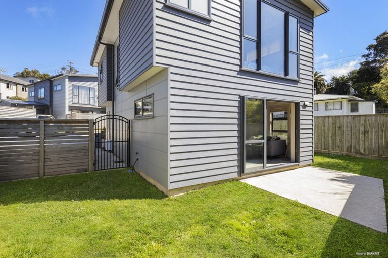 Photo of property in 43 Brindle Way, Newlands, Wellington, 6037