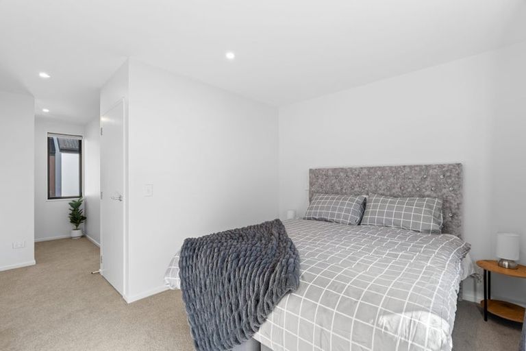 Photo of property in 2/130 Holly Road, St Albans, Christchurch, 8014