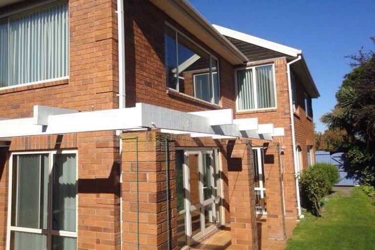 Photo of property in 94 Memorial Avenue, Ilam, Christchurch, 8053