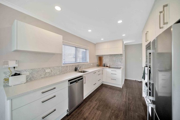 Photo of property in 59 Ray Small Drive, Pahurehure, Papakura, 2113