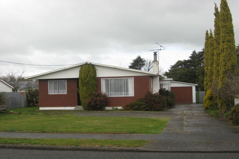 Photo of property in 1 Taverner Street, Carterton, 5713