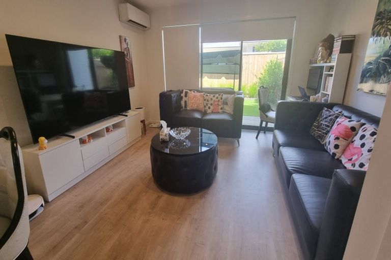 Photo of property in 7/12 Tawa Road, Te Atatu Peninsula, Auckland, 0610