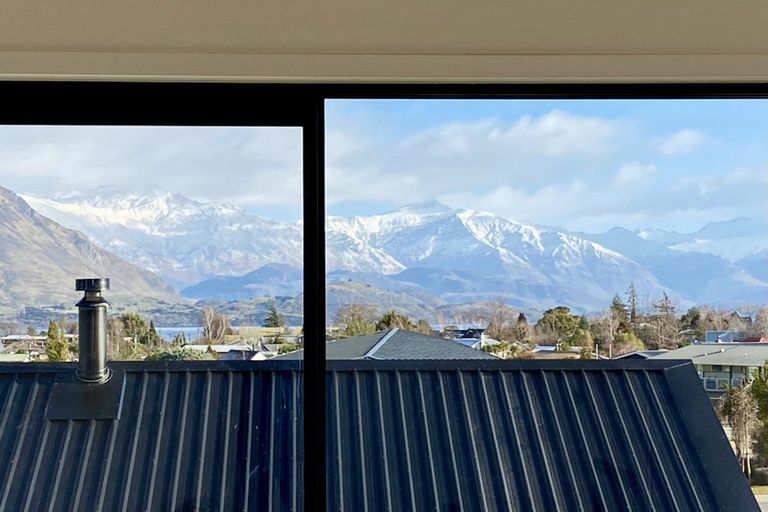 Photo of property in 13 Tuke Lane, Wanaka, 9305