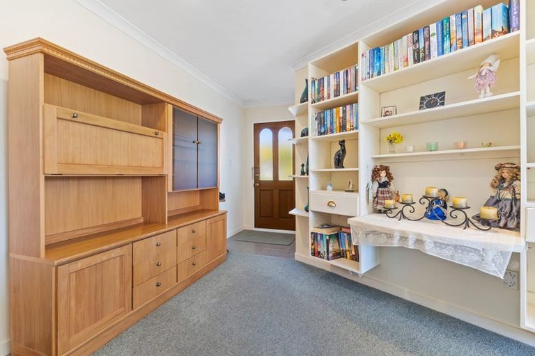 Photo of property in 2/98 Domain Terrace, Spreydon, Christchurch, 8024