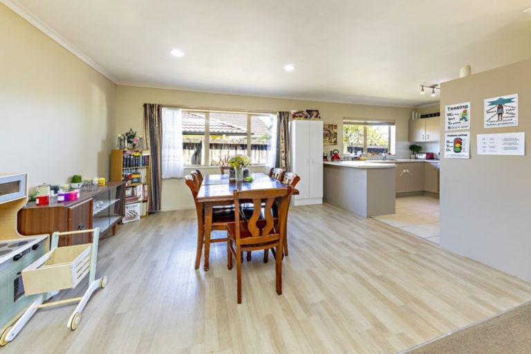 Photo of property in 23 Milson Drive, Papakura, 2110