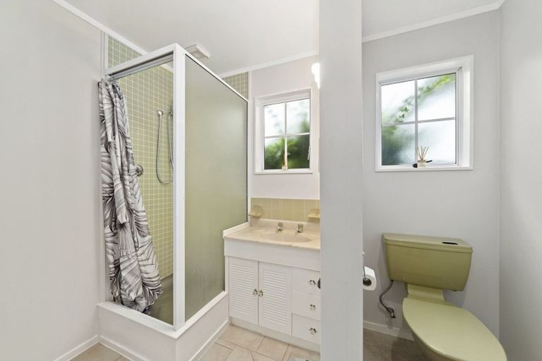 Photo of property in 4 Ingle Avenue, Waipahihi, Taupo, 3330